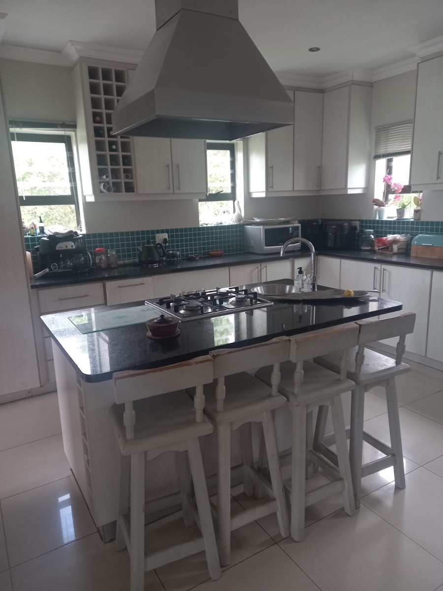 3 Bedroom Property for Sale in Kraaibosch Western Cape